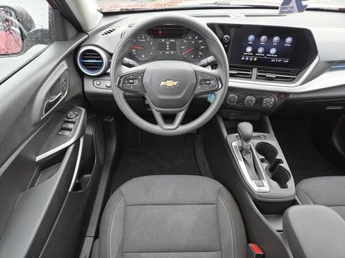 Certified 2024 Chevrolet Trax LS FWD image 26