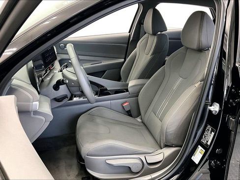 Used 2023 Hyundai Elantra SEL w/ Convenience Package FWD image 24