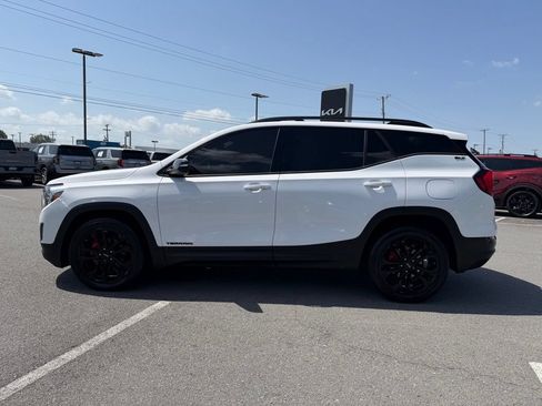 Used 2021 GMC Terrain SLT w/ Elevation Edition FWD image 4