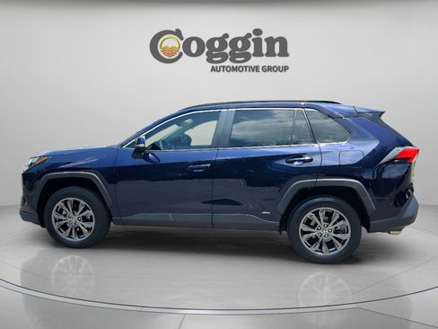 Used 2023 Toyota RAV4 XLE Premium AWD/4WD image 2