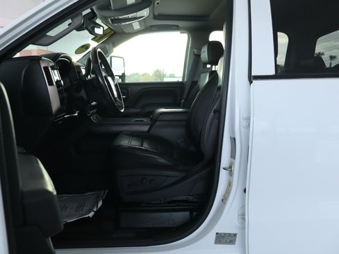 Used 2017 GMC Sierra 3500 Denali w/ Duramax Plus Package image 15