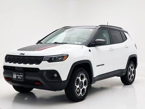 Used 2022 Jeep Compass Trailhawk w/ Sun and Sound Group image 4