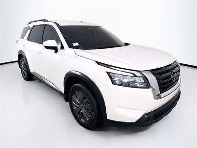 Used 2024 Nissan Pathfinder SV