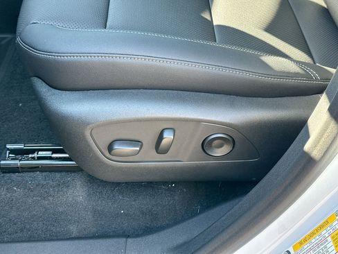 New 2026 Chevrolet Traverse LT image 20