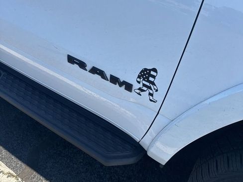 Used 2021 RAM 1500 Big Horn w/ Built-to-serve Edition image 5