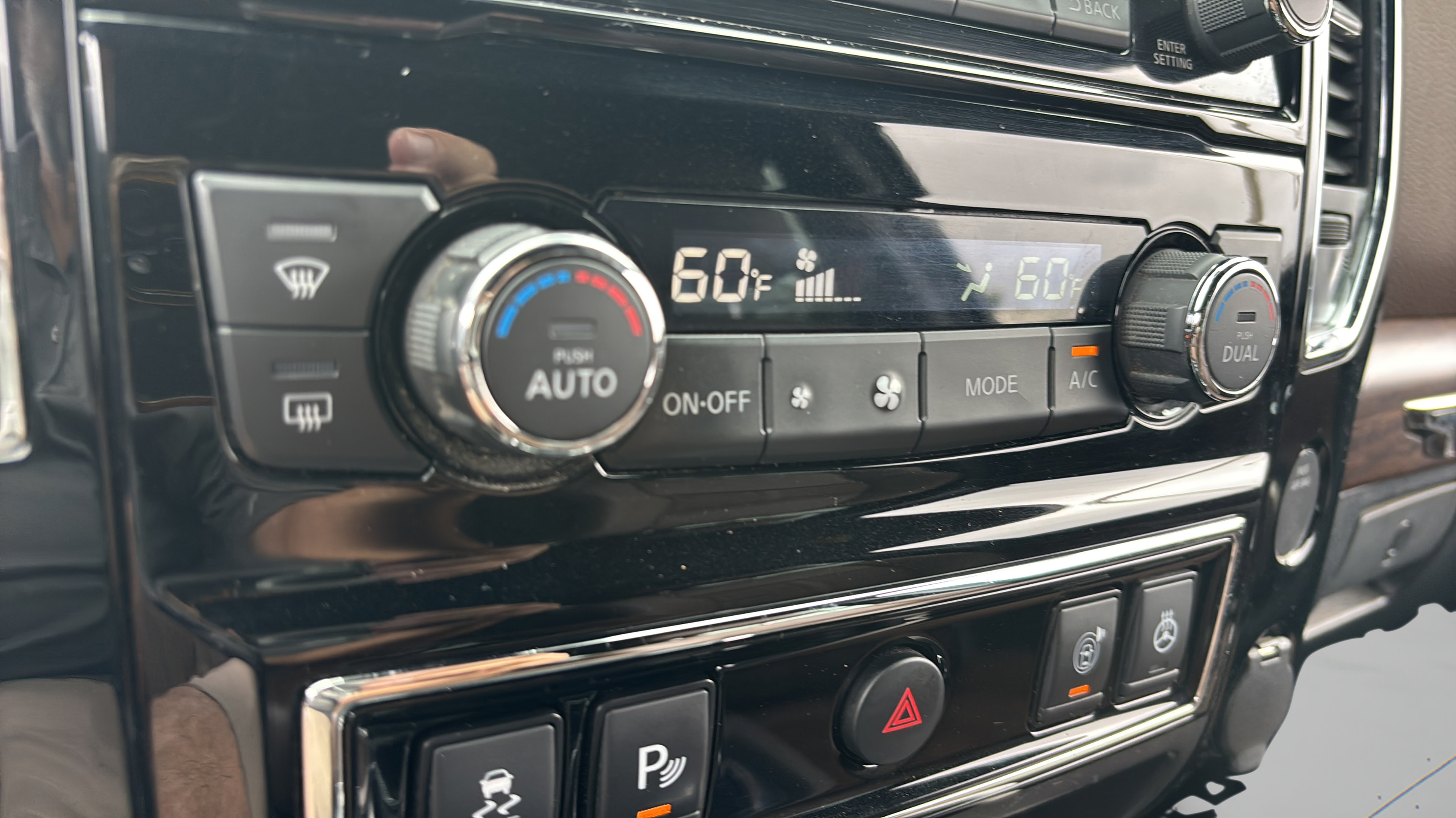 Used 2021 Nissan Titan Platinum Reserve RWD image 36