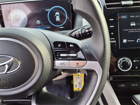 Certified 2024 Hyundai Tucson SE image 17