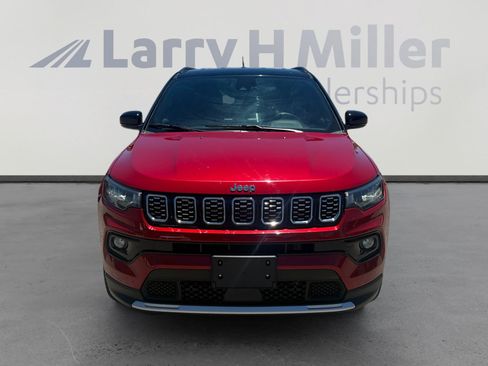Certified 2025 Jeep Compass Limited AWD/4WD image 8