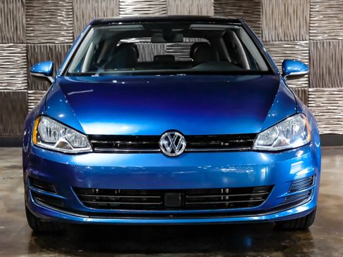 Used 2017 Volkswagen Golf Wolfsburg Edition FWD image 8