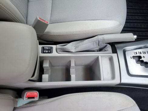 Used 2013 Subaru Forester 2.5X Premium AWD/4WD image 37
