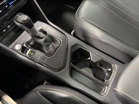Used 2024 Volkswagen Tiguan SE R-Line FWD image 23