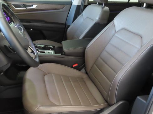 New 2025 Volkswagen Atlas SEL image 12