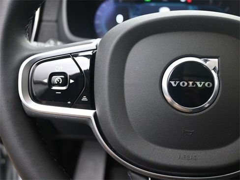 Certified 2025 Volvo XC90 B6 Core w/ Protection Package image 15