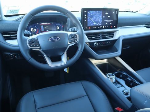 New 2026 Ford Explorer Active w/ Active Comfort Package image 2