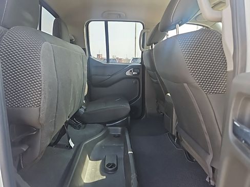 Used 2019 Nissan Frontier PRO-4X image 16