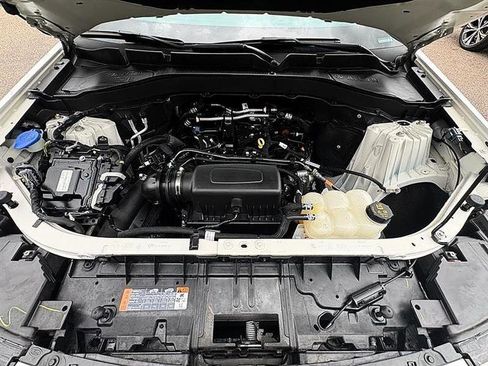 Used 2023 Ford Explorer XLT RWD image 58