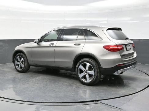 Used 2019 Mercedes-Benz GLC 300 4MATIC image 4