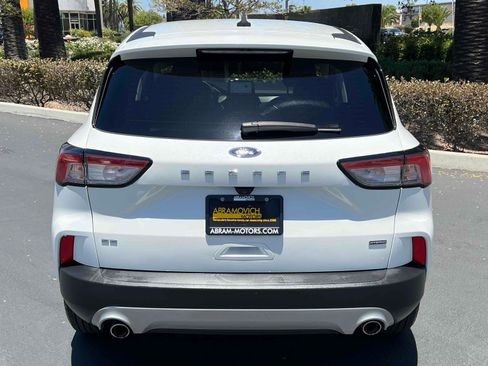 Used 2022 Ford Escape SE FWD image 15