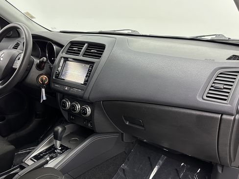 Used 2021 Mitsubishi Outlander Sport S image 32