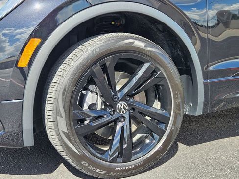 Used 2024 Volkswagen Tiguan SE R-Line w/ MDO Package, Three-Row FWD image 9