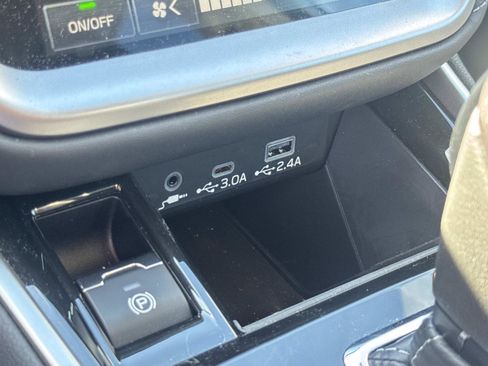 Certified 2025 Subaru Outback Premium image 22