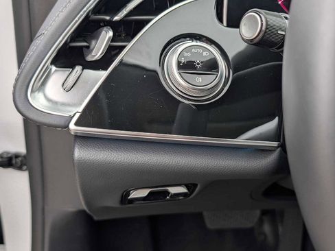 Used 2024 Mercedes-Benz E 350 4MATIC Sedan image 12