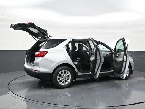 Used 2021 Chevrolet Equinox LS FWD image 28