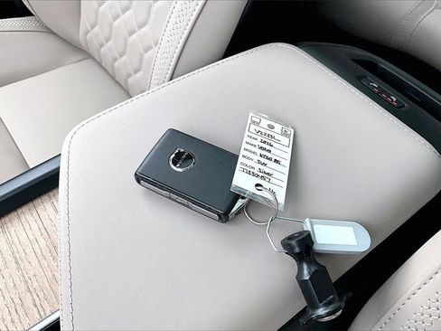 Used 2026 Volvo XC60 B5 Plus w/ Climate Package image 35