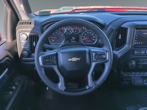 Used 2022 Chevrolet Silverado 2500 Custom w/ Custom Value Package image 13