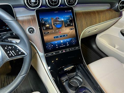 Certified 2025 Mercedes-Benz GLC 300 4MATIC image 32