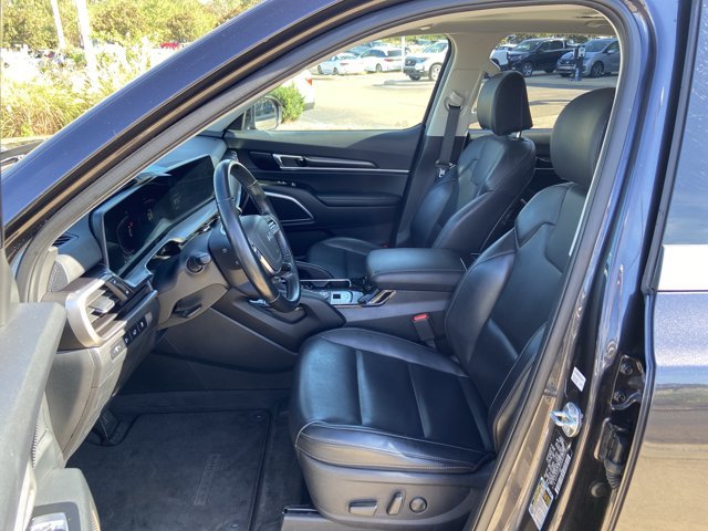 Used 2025 Kia Telluride S FWD image 40