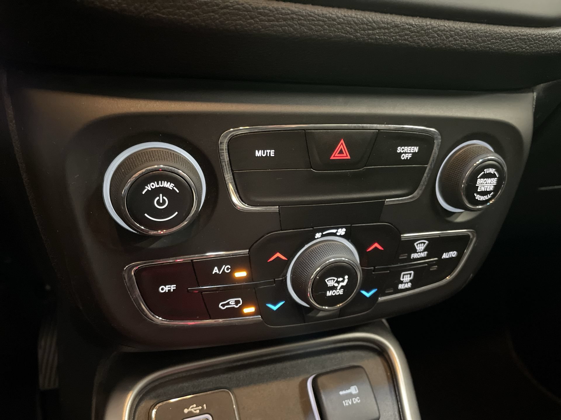 Used 2021 Jeep Compass Latitude w/ Convenience Group FWD image 30