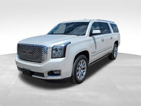 Used 2015 GMC Yukon XL Denali w/ Premium Package AWD/4WD image 10