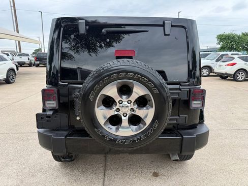 Used 2017 Jeep Wrangler Unlimited Sahara w/ Mopar Chrome Edition Group image 6