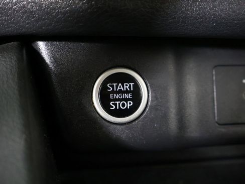 Used 2023 Nissan Rogue S AWD/4WD image 35