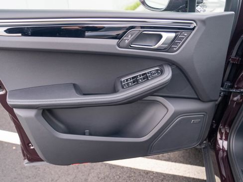 New 2026 Porsche Macan image 10