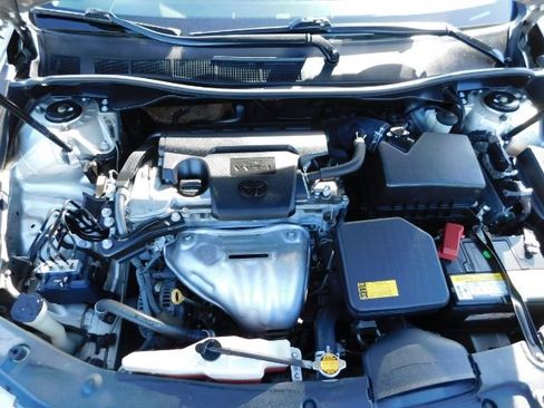 Used 2013 Toyota Camry L image 17