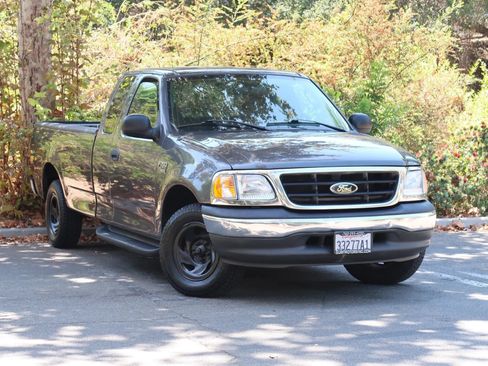 Used 2003 Ford F150 XL RWD image 2