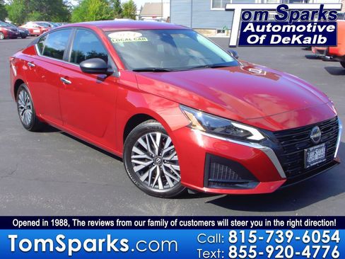 Used 2024 Nissan Altima 2.5 SV FWD image 1