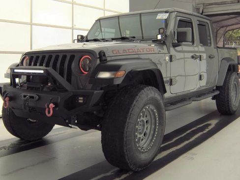 Used 2020 Jeep Gladiator Sport w/ Quick Order Package 24S AWD/4WD image 4