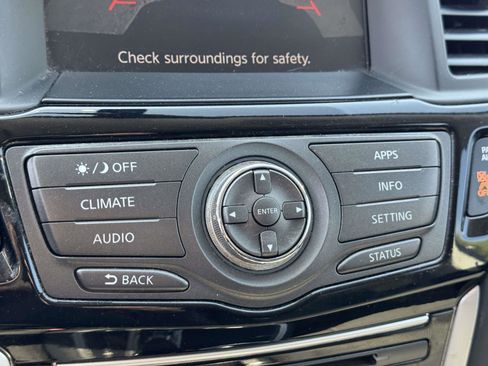 Used 2019 Nissan Pathfinder S AWD/4WD image 25