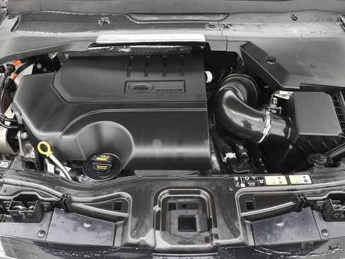 Used 2023 Land Rover Discovery Sport S image 24