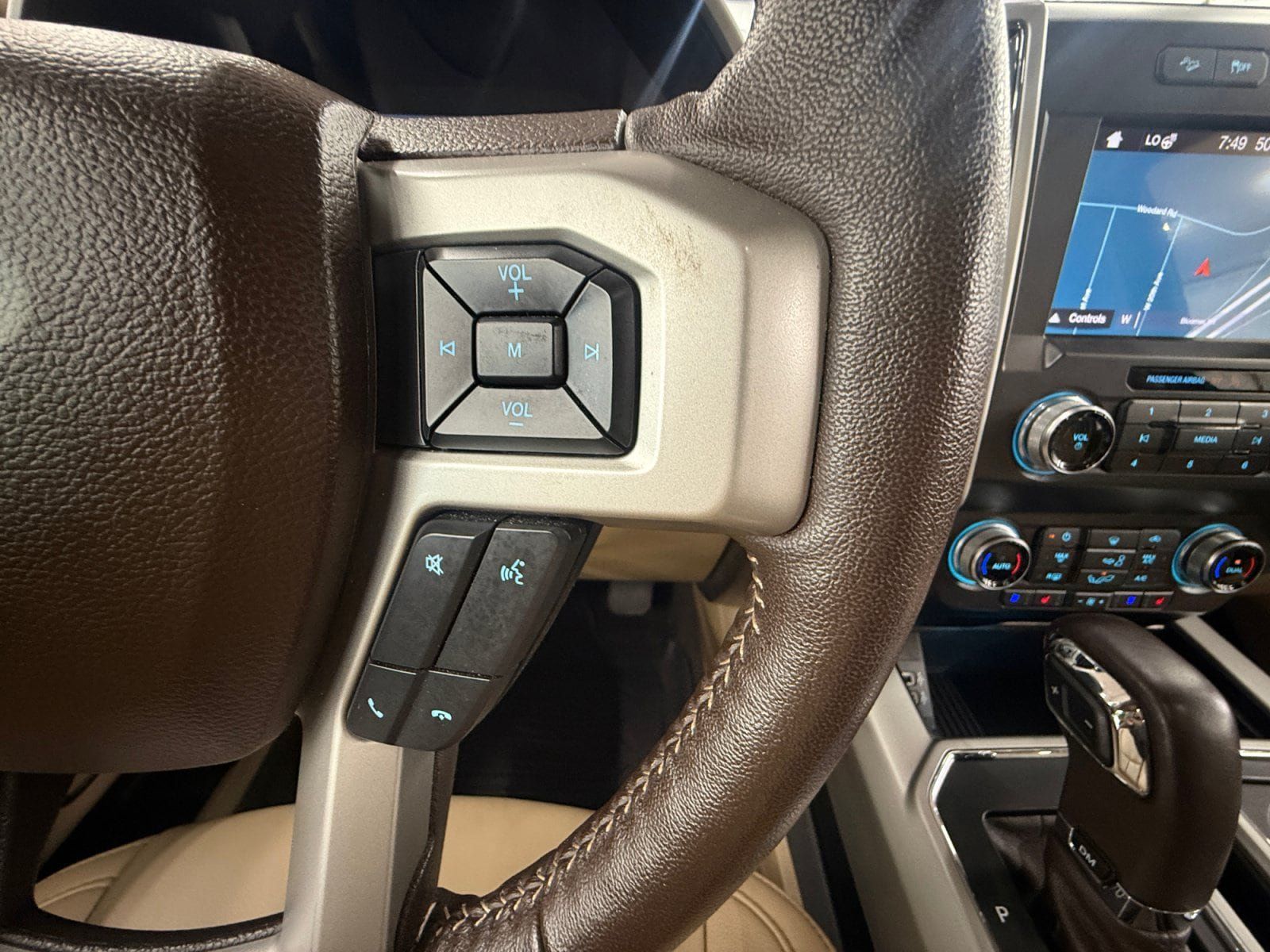 Used 2019 Ford F150 Lariat w/ Equipment Group 502A Luxury AWD/4WD image 18
