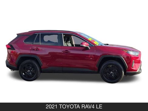 Used 2021 Toyota RAV4 LE FWD image 6