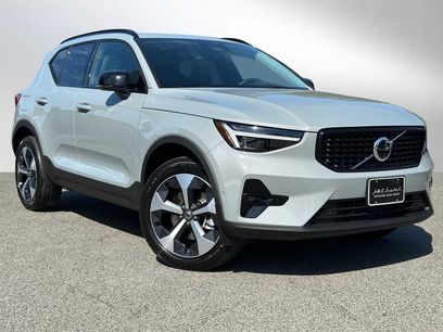 New 2026 Volvo XC40 B5 Plus w/ Protection Package Premier