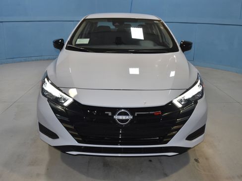 New 2025 Nissan Versa SR w/ Trunk Package image 18