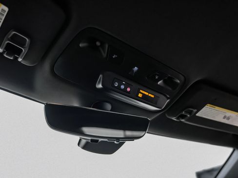 Used 2020 Chevrolet Camaro SS image 27