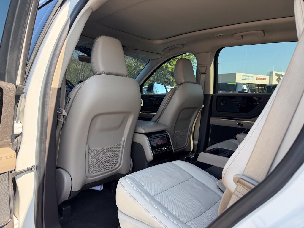 Used 2022 Lincoln Aviator Reserve w/ Equipment Group 201A AWD/4WD image 26