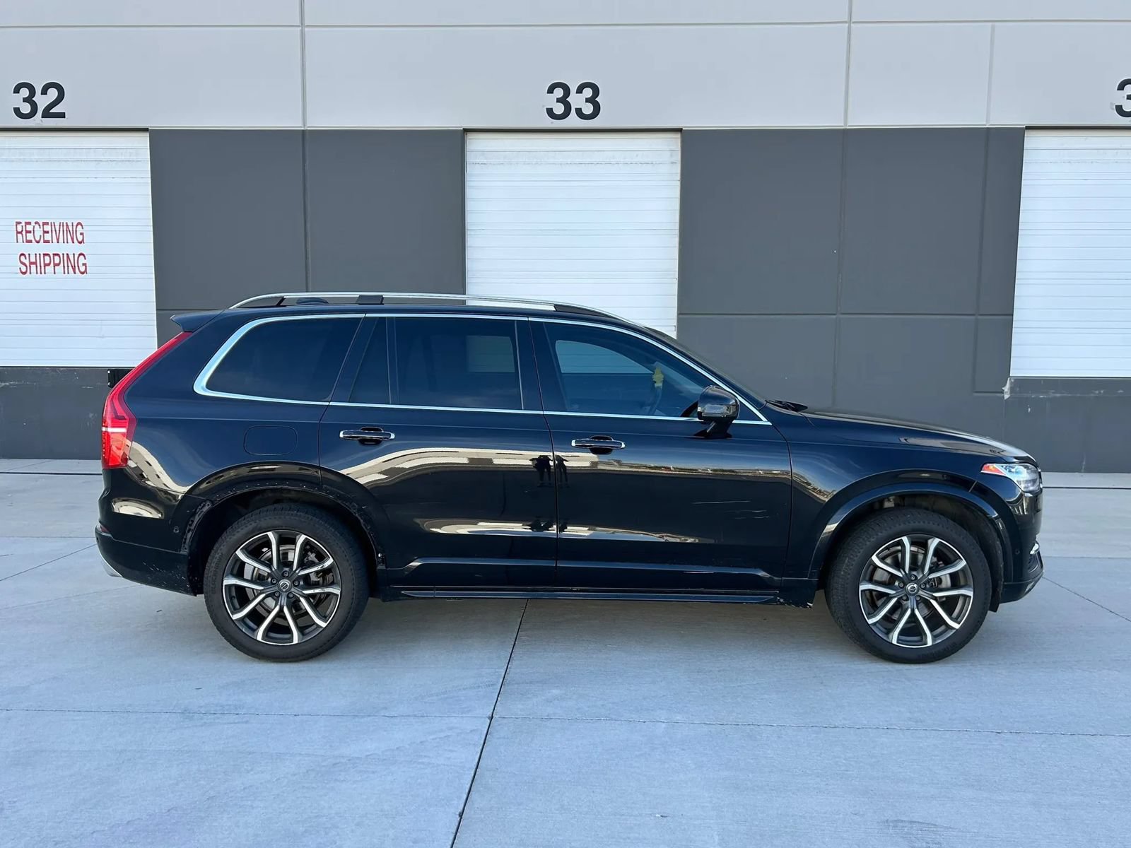 Used 2016 Volvo XC90 T6 Momentum w/ Momentum Plus Package AWD/4WD image 6