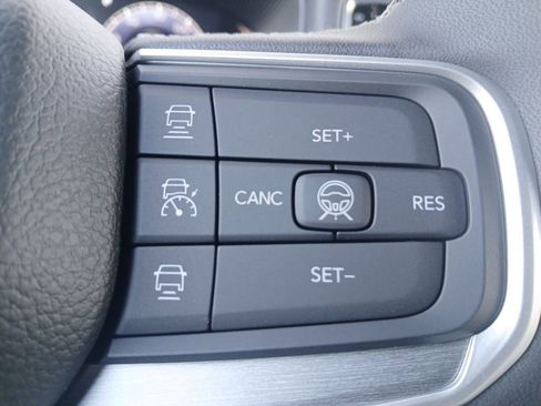 New 2026 Jeep Grand Wagoneer L 2WD image 25
